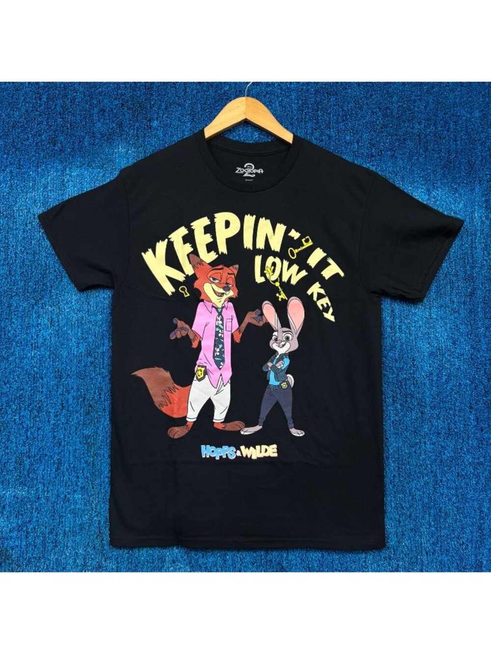 Disney Zootopia 2 “Keepin It Low Key” Graphic T-Shirt Size Medium